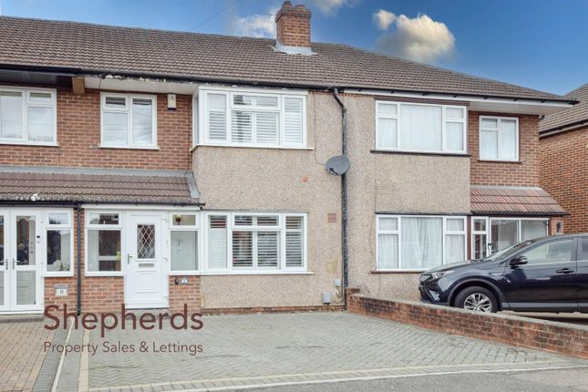 Bullwell Crescent, Cheshunt EN8 3 bed terraced house for sale