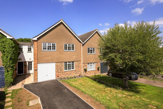 4 bedroom link detached house for sale