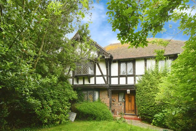 4 bed detached house