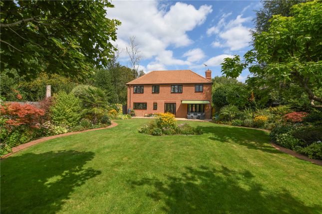 Gilbert Way, Wokingham RG40 4 bed detached house for sale