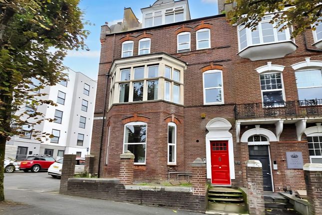 Queen Anne Terrace, Plymouth PL4 2 bed apartment for sale