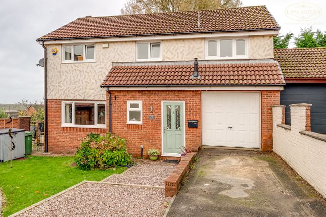 4 bed detached house