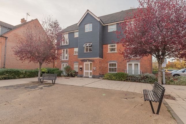 Long Meadow Drive, Hinckley LE10 2 bed flat for sale