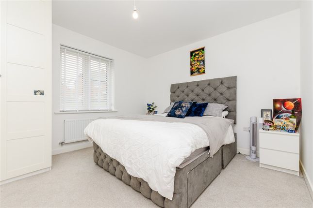 Cornfield Drive, Gravesend, Kent 1 bed ground floor flat for sale