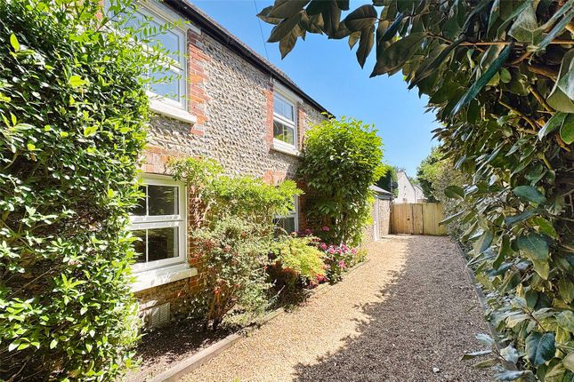 High Street, Angmering, West Sussex 2 bed detached house for sale