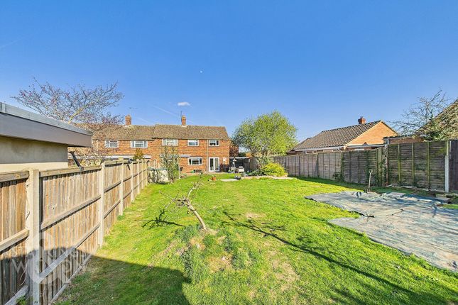Hockering Lane, Bawburgh, Norwich 3 bed semi