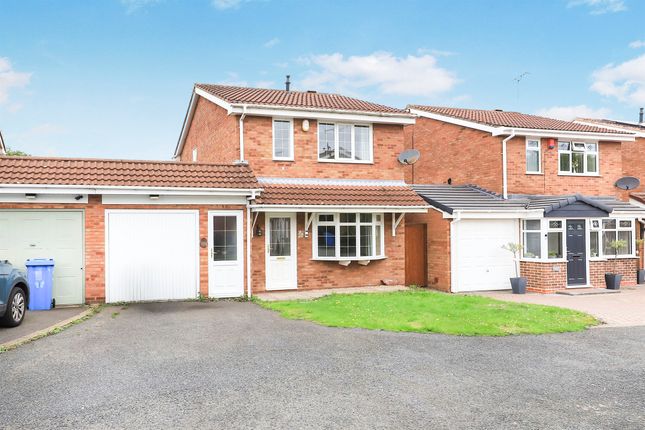 3 bedroom link detached house for sale
