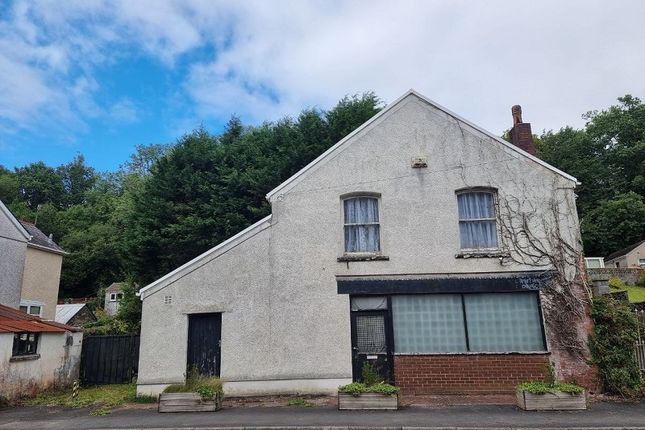 Heol Gwys, Upper Cwmtwrch, Swansea. 2 bed detached house for sale
