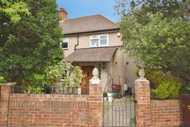 Brentwick Gardens, Brentford 4 bed semi