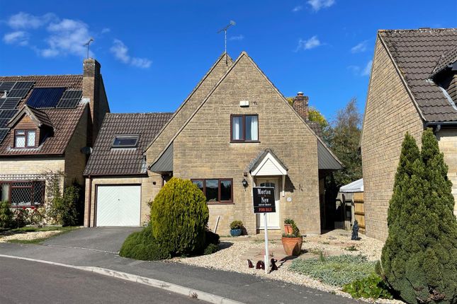 Hunters Mead, Motcombe 3 bed detached house for sale