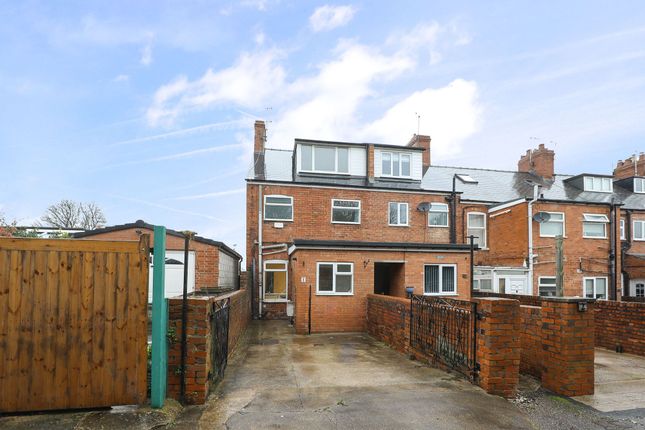 Prospect Terrace, Chesterfield S40 3 bed end of terrace house for sale