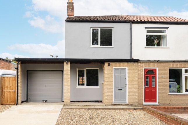 2 bedroom semi-detached house for sale