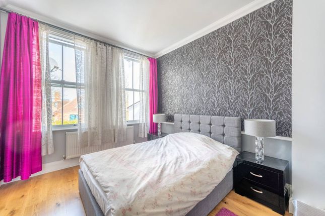 Melrose Avenue, Willesden Green... 2 bed flat for sale