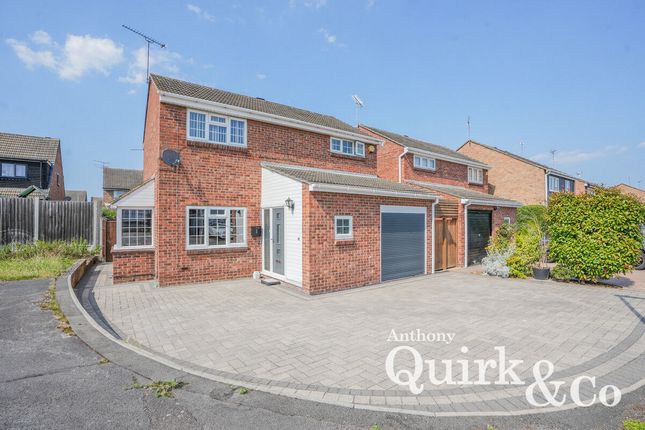 Suffolk Drive, Basildon, SS15 3 bed detached house for sale