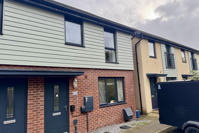 3 bed semi-detached house