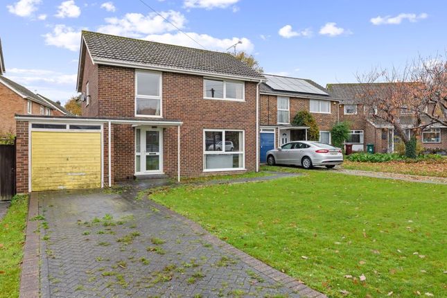 Worcester Road, Chichester 3 bed detached house for sale