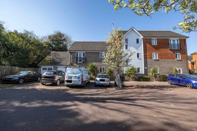 Edward Vinson Drive, Faversham, ME13 2 bed flat for sale