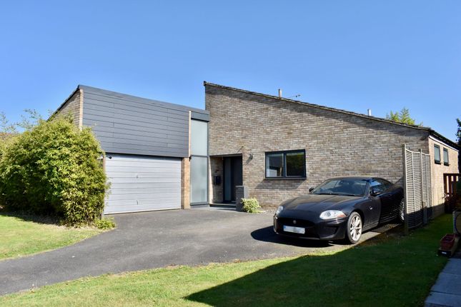 Fairholme Crescent, Ashtead KT21 4 bed detached house for sale