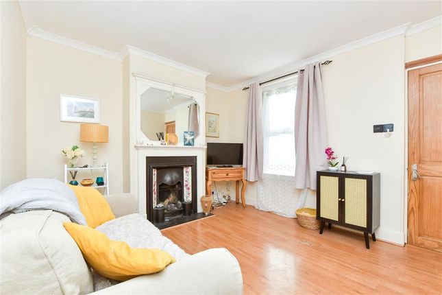 Vale Road, Tonbridge, Kent 2 bed terraced house for sale