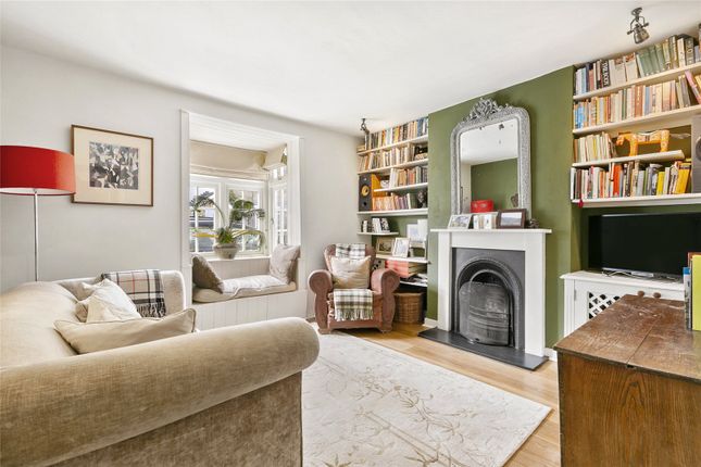 Chestnut Road, Twickenham, TW2 2 bed semi