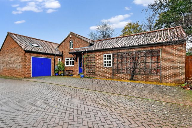 Mowbray Garth, Boroughbridge, York 3 bed detached bungalow for sale