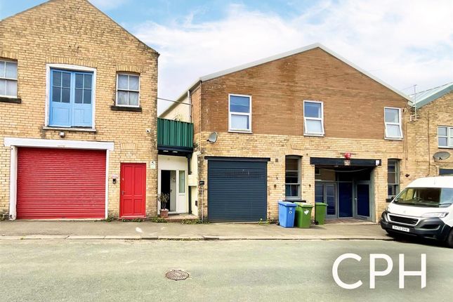 Belvedere Place, Scarborough, YO11 2 bed apartment for sale