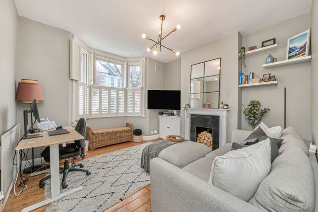 Farlton Road, Earlsfield, London, SW18 2 bed property for sale