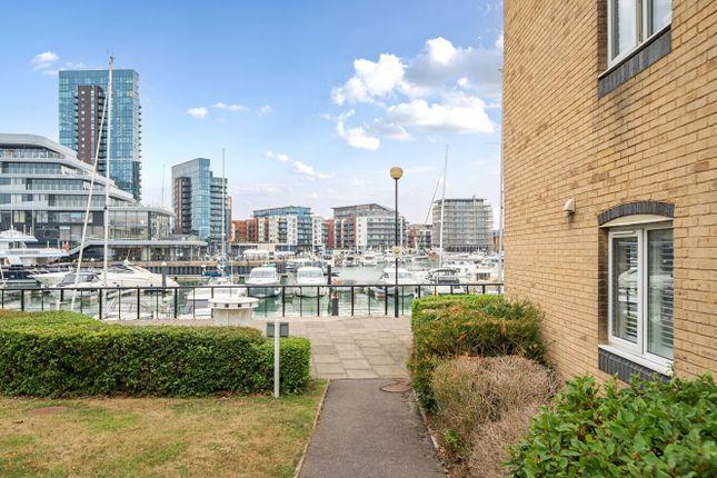 Atlantic Close, Ocean Village... 2 bed flat for sale