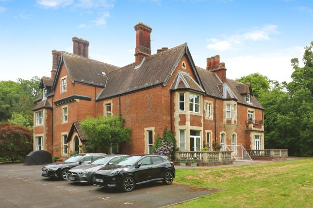 Whitney Wood, Stevenage, SG1 1 bed flat for sale