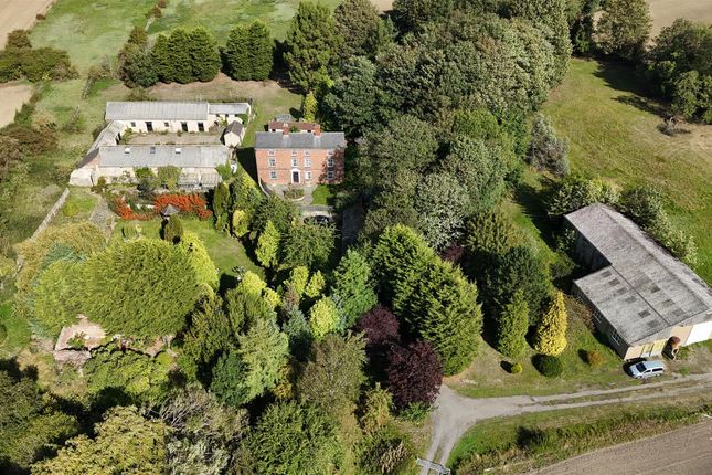 Roach Grange Avenue, Kippax, Leeds 5 bed country house for sale