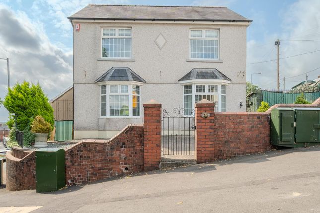 Sunnybank Road, Pontypool NP4 3 bed detached house for sale