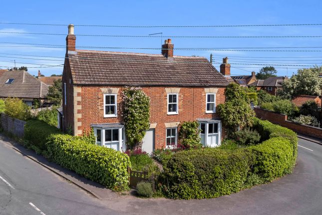 The Green, Thurlby, PE10 4 bed detached house for sale