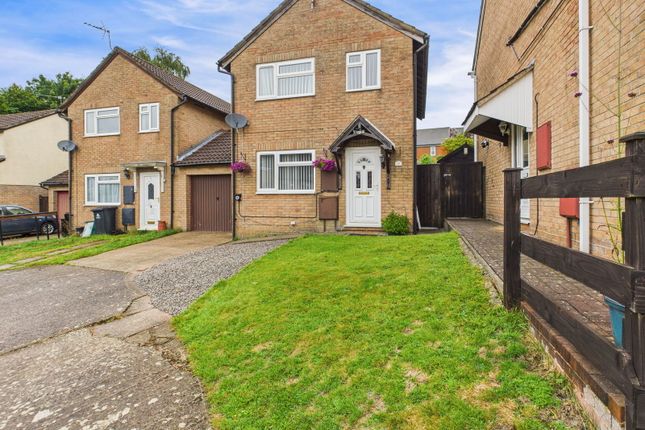 3 bed link detached house