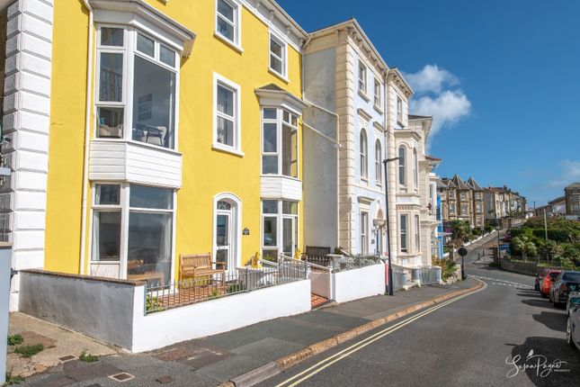 Hambrough Road, Ventnor 2 bed apartment for sale