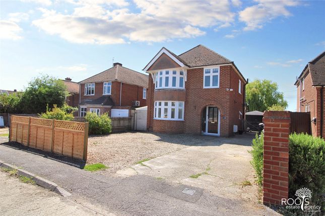 Bath Road, Berkshire RG18 3 bed detached house for sale