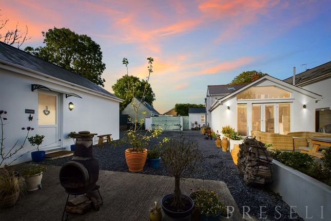 Broadmoor Cottages, Broadmoor... 4 bed house for sale
