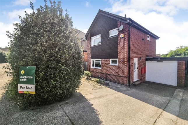 Cross Road, Guildford GU12 3 bed link detached house for sale