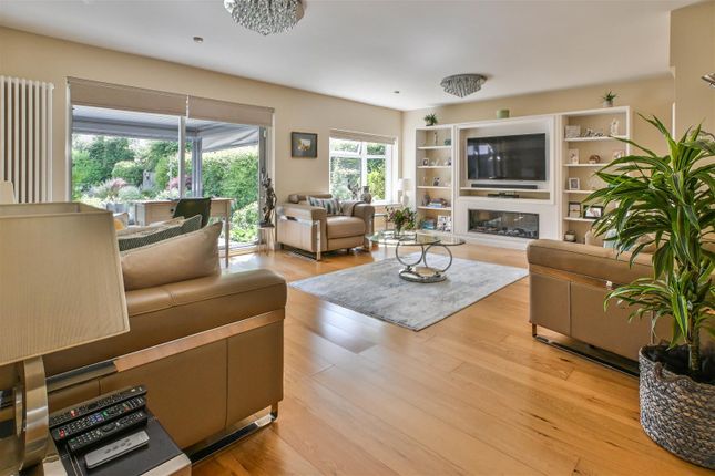 Outings Lane, Doddinghurst, Brentwood 2 bed detached house for sale