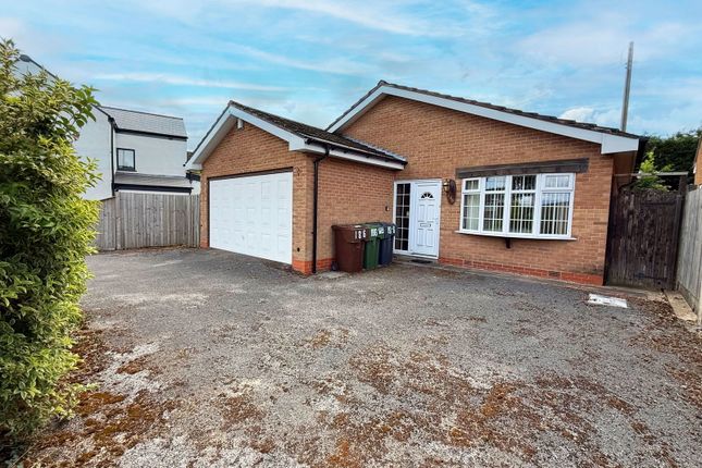 Alcester Road, Hollywood, B47 5HQ 2 bed detached bungalow for sale