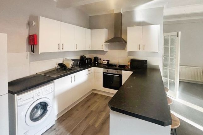 Wimborne Road, Bournemouth BH3 4 bed flat for sale