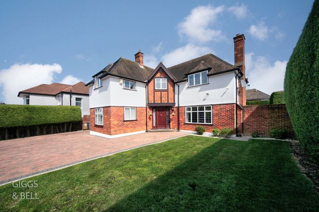 Luton, Bedfordshire, LU1 3 bed detached house for sale