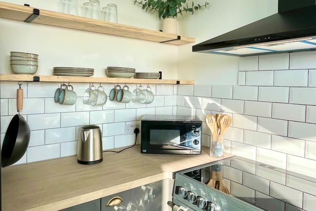 6 bed end terrace house