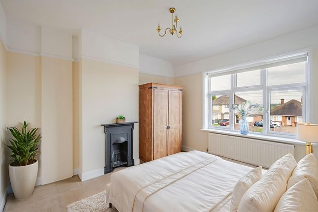 Coggeshall Road, Braintree, CM7 3 bed semi