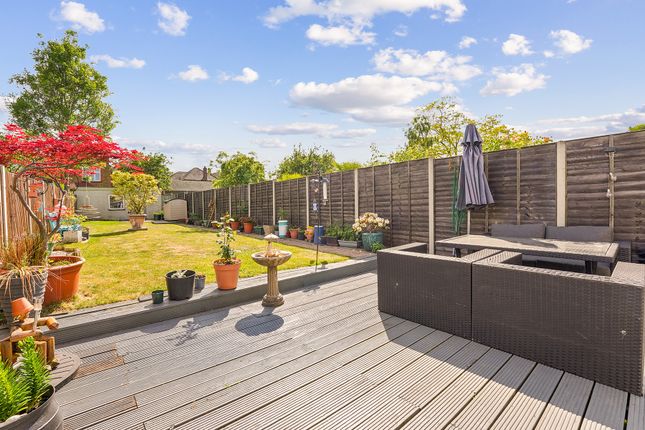 Dennan Road, Surbiton KT6 3 bed semi