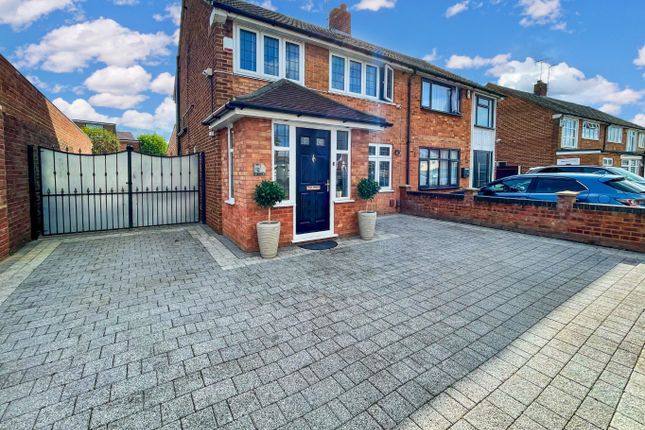 Summers Road, Luton 3 bed semi