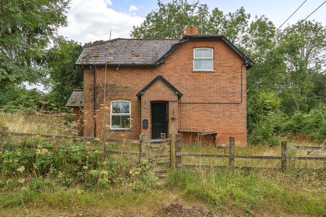Fetcham Downs, Fetcham, KT22 2 bed semi