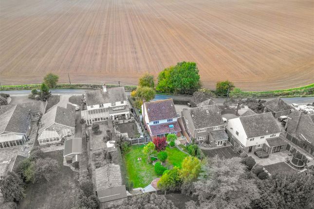 BARLING ROAD, Great Wakering 4 bed detached house for sale