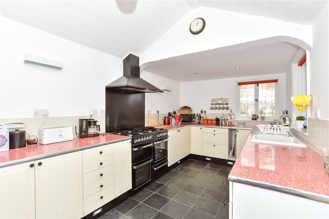 Bellevue Road, Cowes, Isle of Wight 4 bed detached house for sale