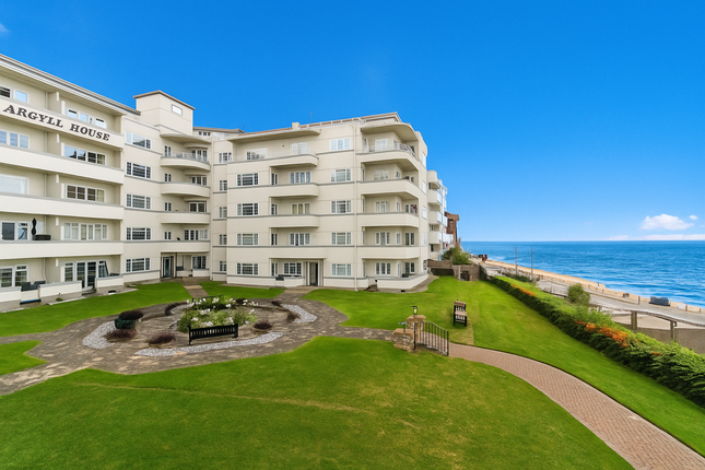 3 bedroom flat for sale
