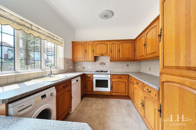 White Gates, Hornchurch 4 bed bungalow for sale